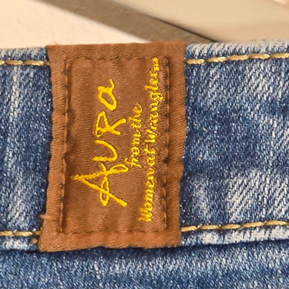 Wrangler Aura Women's Straight Jeans. Size 4P Average. - Picture 9 of 9